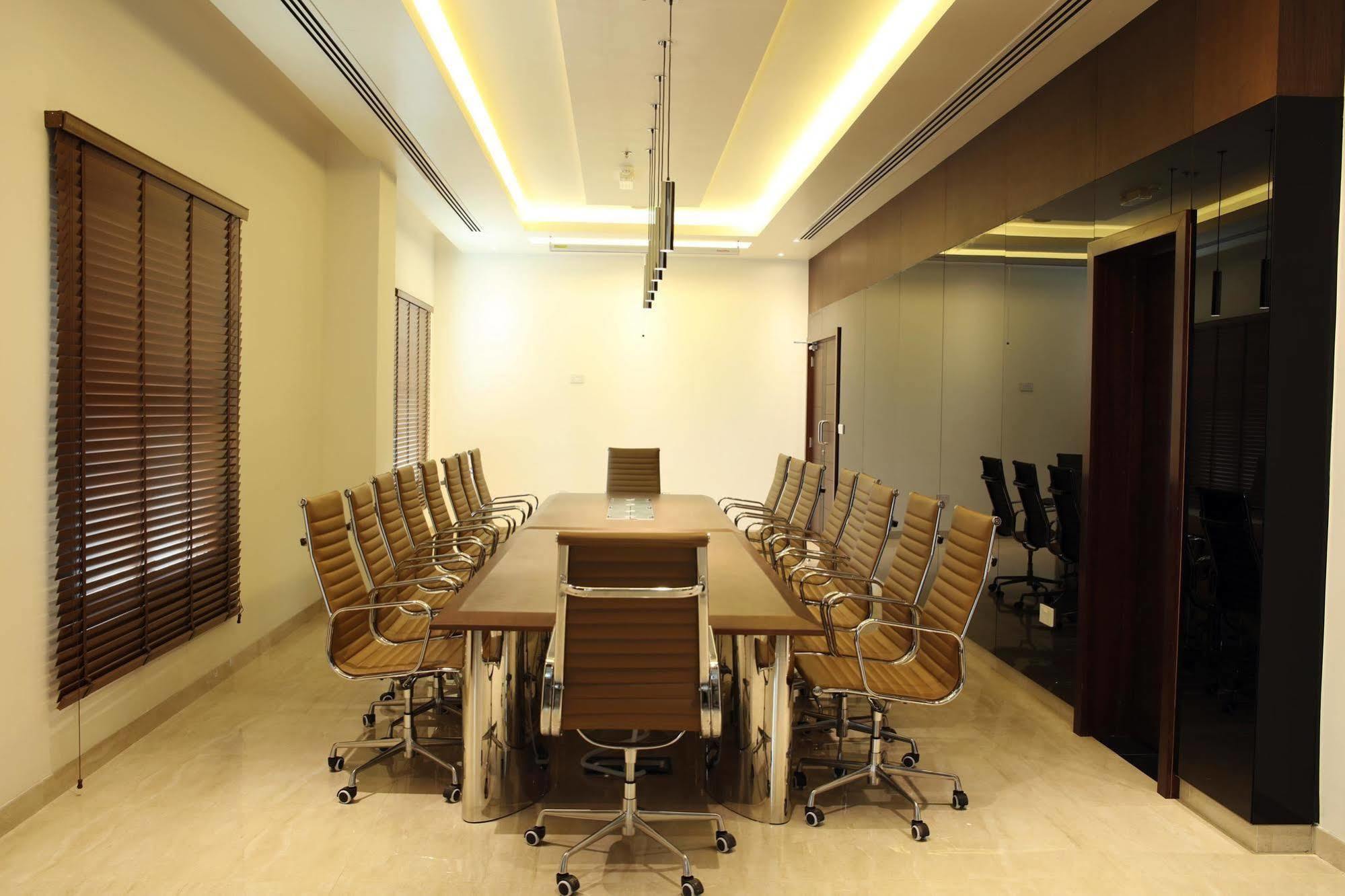 Hotel Intercityhotel 3*